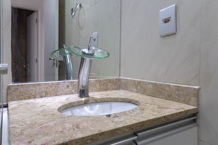 Banheiro Social de apartamento à venda com 2 quartos, 55m² em Vila São Rafael, Guarulhos
