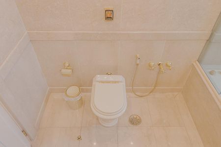 Apartamento à venda com 578m², 5 quartos e 8 vagasBanheiro da Suíte 3