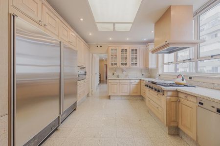 Apartamento à venda com 578m², 5 quartos e 8 vagasCozinha