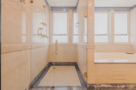 Apartamento à venda com 578m², 5 quartos e 8 vagasBanheiro da Suíte 4