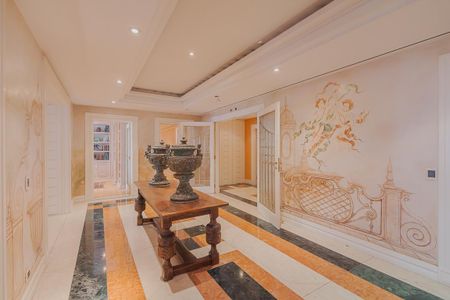 Apartamento à venda com 578m², 5 quartos e 8 vagasHall de entrada