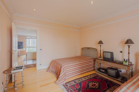 Apartamento à venda com 578m², 5 quartos e 8 vagasSuíte 2