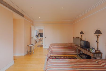 Apartamento à venda com 578m², 5 quartos e 8 vagasSuíte 2