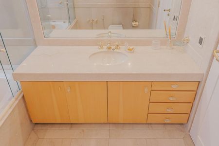 Apartamento à venda com 578m², 5 quartos e 8 vagasBanheiro da Suíte 3