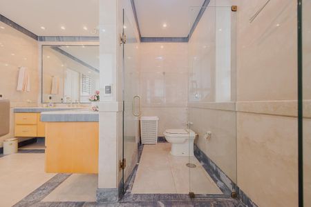 Apartamento à venda com 578m², 5 quartos e 8 vagasBanheiro da Suíte 4