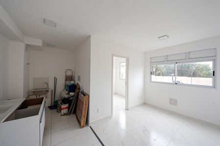 Sala e Cozinha de apartamento para alugar com 2 quartos, 35m² em Fazenda da Juta, São Paulo