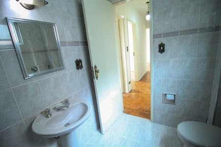 Apartamento à venda com 60m², 2 quartos e sem vaga Apartamento à venda com 60m², 2 quartos e sem vagaBanheiro