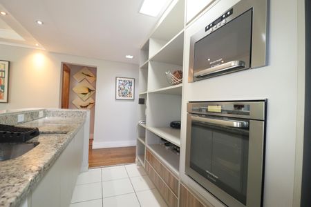 Apartamento à venda com 92m², 2 quartos e 2 vagasCozinha