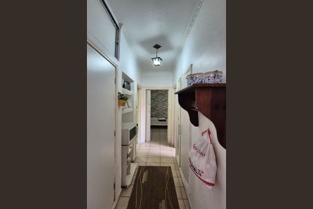 Casa à venda com 240m², 4 quartos e 4 vagas Casa à venda com 240m², 4 quartos e 4 vagasCorredor