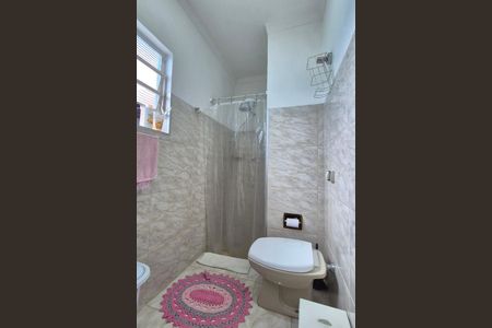 Casa à venda com 240m², 4 quartos e 4 vagas Casa à venda com 240m², 4 quartos e 4 vagasBanheiro