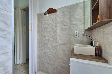 Casa à venda com 240m², 4 quartos e 4 vagas Casa à venda com 240m², 4 quartos e 4 vagasBanheiro