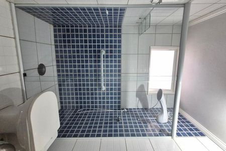 Casa à venda com 240m², 4 quartos e 4 vagas Casa à venda com 240m², 4 quartos e 4 vagasBanheiro da Suíte