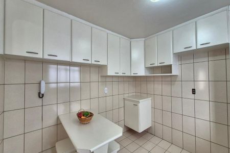 Casa à venda com 240m², 4 quartos e 4 vagas Casa à venda com 240m², 4 quartos e 4 vagasCozinha