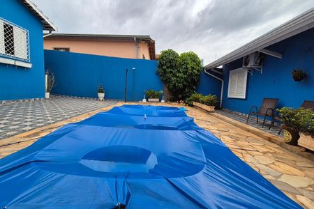 Casa à venda com 240m², 4 quartos e 4 vagas Casa à venda com 240m², 4 quartos e 4 vagasÁrea comum - Piscina