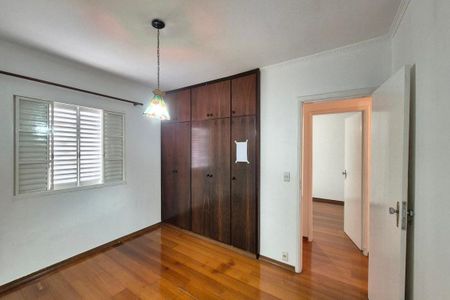 Casa à venda com 240m², 4 quartos e 4 vagas Casa à venda com 240m², 4 quartos e 4 vagasQuarto 1
