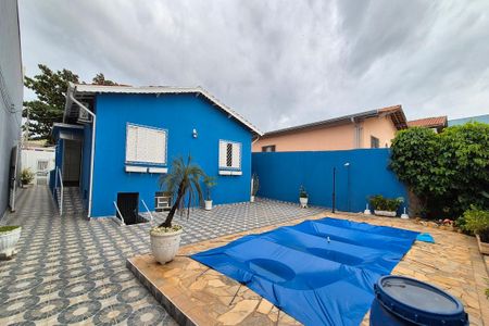 Casa à venda com 240m², 4 quartos e 4 vagas Casa à venda com 240m², 4 quartos e 4 vagasQuintal
