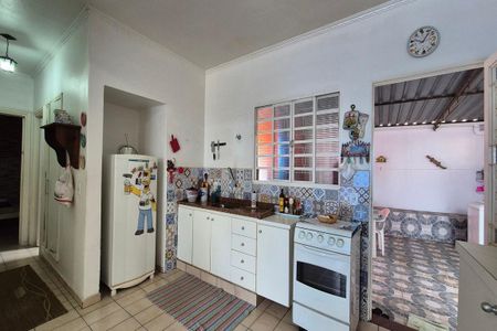 Casa à venda com 240m², 4 quartos e 4 vagas Casa à venda com 240m², 4 quartos e 4 vagasCozinha