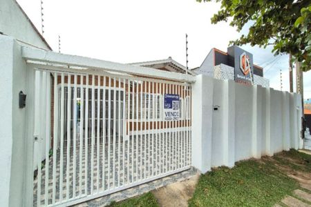Casa à venda com 240m², 4 quartos e 4 vagas Casa à venda com 240m², 4 quartos e 4 vagasFachada do Prédio