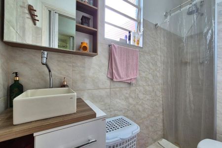 Casa à venda com 240m², 4 quartos e 4 vagas Casa à venda com 240m², 4 quartos e 4 vagasBanheiro