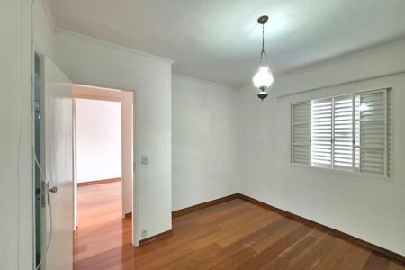 Casa à venda com 240m², 4 quartos e 4 vagas Casa à venda com 240m², 4 quartos e 4 vagasQuarto 2 - Suíte