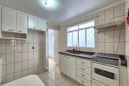Casa à venda com 240m², 4 quartos e 4 vagas Casa à venda com 240m², 4 quartos e 4 vagasCozinha