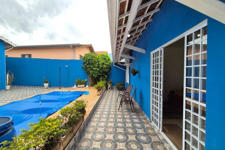 Casa à venda com 240m², 4 quartos e 4 vagas Casa à venda com 240m², 4 quartos e 4 vagasVaranda da Sala