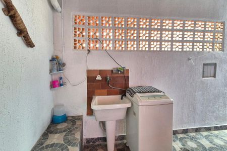 Casa à venda com 240m², 4 quartos e 4 vagas Casa à venda com 240m², 4 quartos e 4 vagasÁrea de Serviço