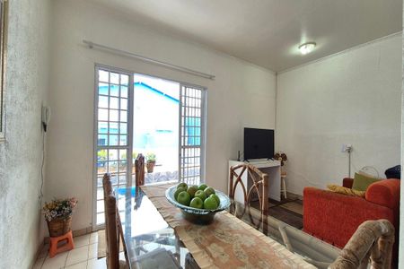 Casa à venda com 240m², 4 quartos e 4 vagas Casa à venda com 240m², 4 quartos e 4 vagasSala de Jantar