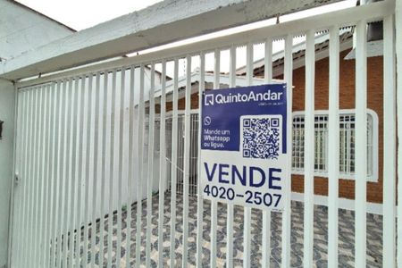 Casa à venda com 240m², 4 quartos e 4 vagas Casa à venda com 240m², 4 quartos e 4 vagasPlaca Instalada