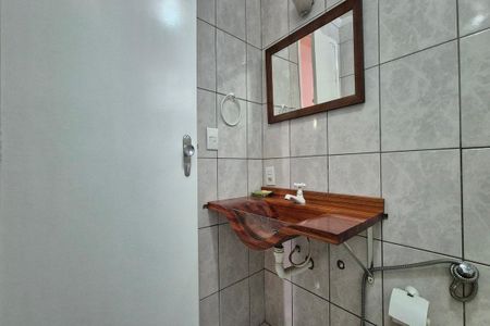 Casa à venda com 240m², 4 quartos e 4 vagas Casa à venda com 240m², 4 quartos e 4 vagasBanheiro