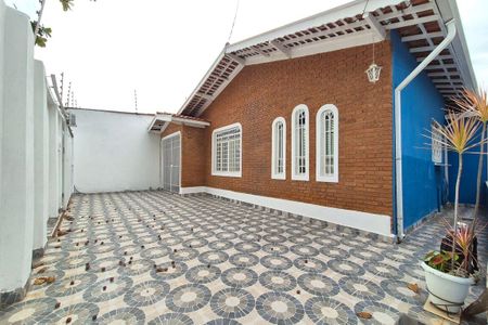 Casa à venda com 240m², 4 quartos e 4 vagas Casa à venda com 240m², 4 quartos e 4 vagasFachada do Prédio