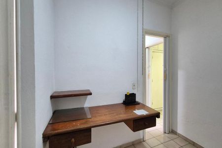 Casa à venda com 240m², 4 quartos e 4 vagas Casa à venda com 240m², 4 quartos e 4 vagasQuarto 4