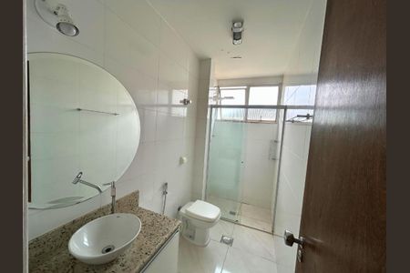 Banheiro de apartamento à venda com 3 quartos, 100m² em Padre Eustáquio, Belo Horizonte