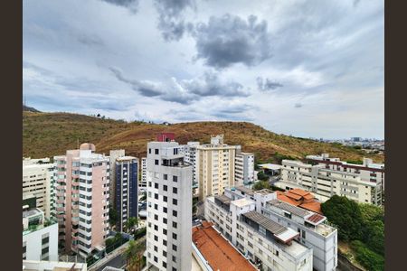 Apartamento à venda com 140m², 3 quartos e 4 vagas Apartamento à venda com 140m², 3 quartos e 4 vagasVista da Suíte Master