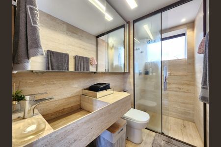 Apartamento à venda com 140m², 3 quartos e 4 vagas Apartamento à venda com 140m², 3 quartos e 4 vagasBanheiro da Suíte Master