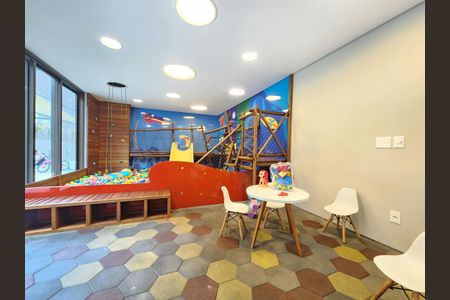 Apartamento à venda com 140m², 3 quartos e 4 vagas Apartamento à venda com 140m², 3 quartos e 4 vagasBrinquedoteca