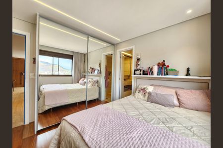 Apartamento à venda com 140m², 3 quartos e 4 vagas Apartamento à venda com 140m², 3 quartos e 4 vagasQuarto Suíte 3