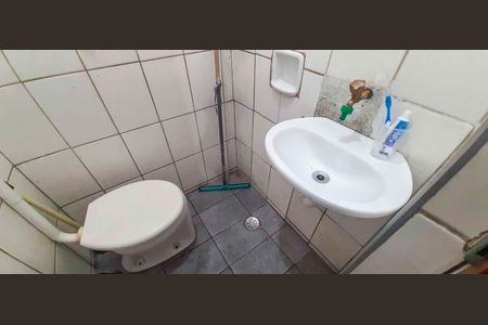 Casa à venda com 300m², 4 quartos e 1 vaga Casa à venda com 300m², 4 quartos e 1 vagaCasa 1 - Banheiro