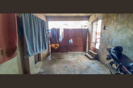 Casa à venda com 300m², 4 quartos e 1 vaga Casa à venda com 300m², 4 quartos e 1 vagaCasa 1 - Garagem