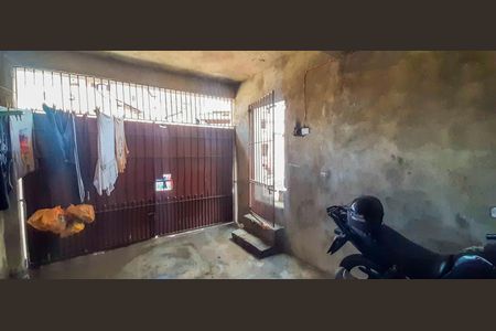 Casa à venda com 300m², 4 quartos e 1 vaga Casa à venda com 300m², 4 quartos e 1 vagaCasa 1 - Garagem