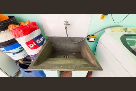 Casa à venda com 300m², 4 quartos e 1 vaga Casa à venda com 300m², 4 quartos e 1 vagaCasa 2 - Área de Serviço