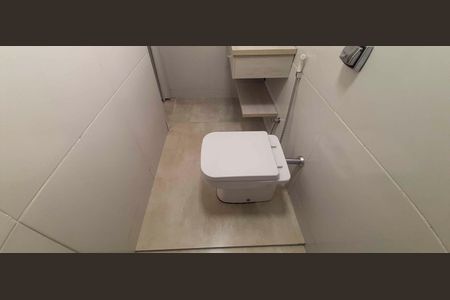 Casa à venda com 300m², 4 quartos e 1 vaga Casa à venda com 300m², 4 quartos e 1 vagaCasa 3 - Banheiro da Suíte