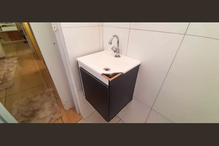 Casa à venda com 300m², 4 quartos e 1 vaga Casa à venda com 300m², 4 quartos e 1 vagaCasa 2 - Banheiro da Suíte