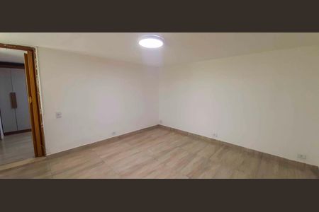 Casa à venda com 300m², 4 quartos e 1 vaga Casa à venda com 300m², 4 quartos e 1 vagaCasa 3 - Sala