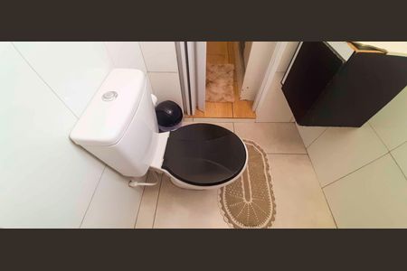 Casa à venda com 300m², 4 quartos e 1 vaga Casa à venda com 300m², 4 quartos e 1 vagaCasa 2 - Banheiro da Suíte