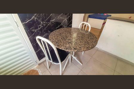 Casa à venda com 300m², 4 quartos e 1 vaga Casa à venda com 300m², 4 quartos e 1 vagaCasa 2 - Cozinha