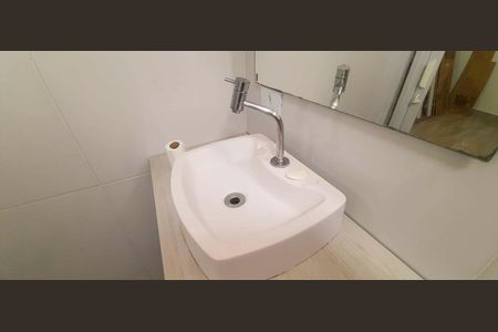 Casa à venda com 300m², 4 quartos e 1 vaga Casa à venda com 300m², 4 quartos e 1 vagaCasa 3 - Banheiro da Suíte