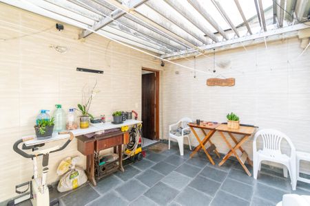 Casa à venda com 140m², 3 quartos e 2 vagasChurrasqueira