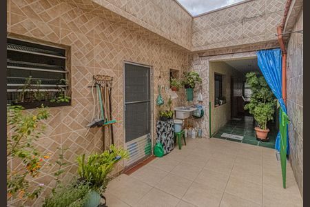 Casa à venda com 133m², 2 quartos e 2 vagasquintal_3