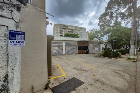 Apartamento à venda com 72m², 3 quartos e 2 vagasFachada